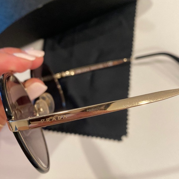 Prada sunglasses - Picture 2 of 4